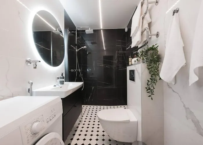 Luxury Floor, Balcony And Easy 24h Check-in *