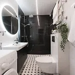 Luxury Floor, Balcony And Easy 24h Check-in *